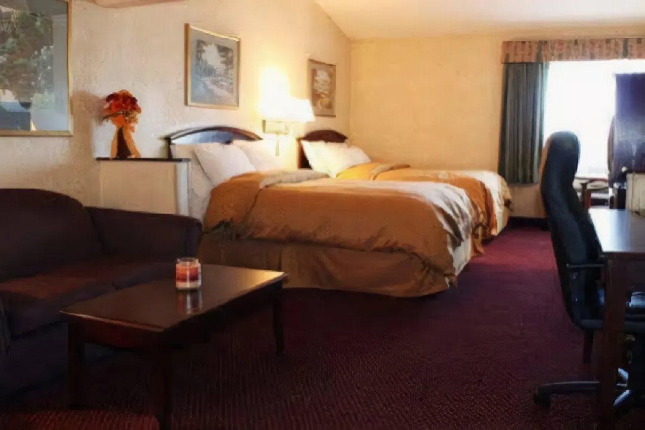 Comfort Suites Detroit/Warren Extérieur photo